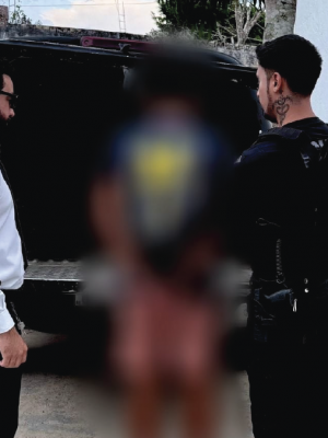 A Polícia Civil do Amazonas (PC-AM), por meio da 53ª Delegacia Interativa de Polícia (DIP) de Santo Antônio do Içá (a 880 quilômetros de Manaus), cumpriu, na terça-feira (02/09), mandado de prisão preventiva de um homem, de 25 anos, pelos crimes de roubo e furto. A prisão ocorreu no município.