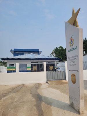 A Polícia Civil do Amazonas (PC-AM), por meio da 53ª Delegacia Interativa de Polícia (DIP) de Santo Antônio do Içá (a 880 quilômetros de Manaus), prendeu um indígena de 42 anos, na terça-feira (07), por volta das 13h, pelo crime de estupro de vulnerável contra duas sobrinhas, de 7 e 13 anos. O crime ocorreu na Comunidade Vila Betânia, zona rural do município, em junho de 2024.